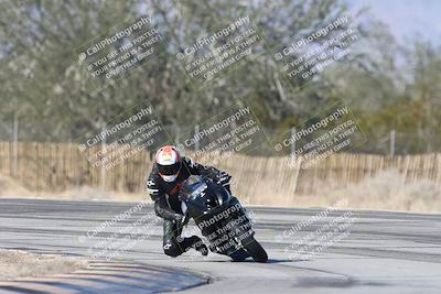 media/Dec-01-2025-Moto Forza (Mon) [[2daa91e15f]]/3-Beginner Group/Session 3 (Turn 3)/